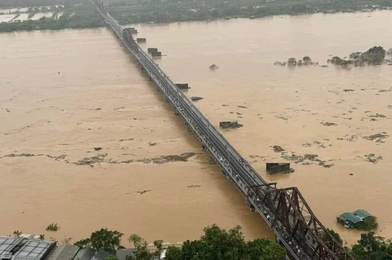 flooded red river